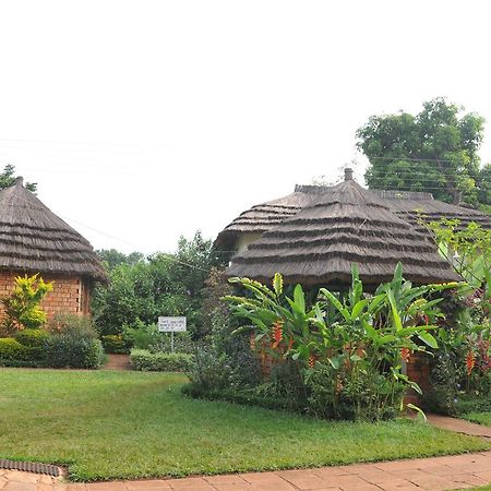 New Court View Hotel Masindi Exterior foto
