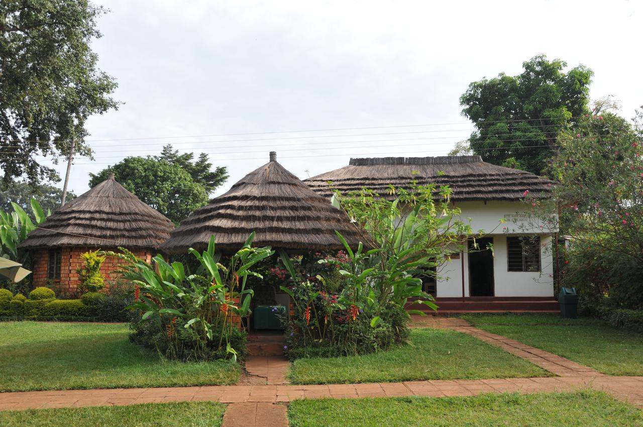 New Court View Hotel Masindi Exterior foto